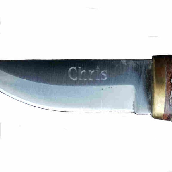 Engraving to knife