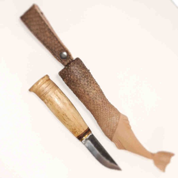 Puukko knife with Salmon leather steath, SK20-20